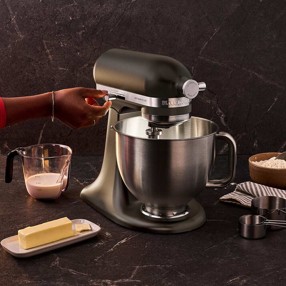 KitchenAid 4,7 L 5KSM50 Artisan Plus Küchenmaschine Pastalover mit 3-in-1 Nudelvorsatz