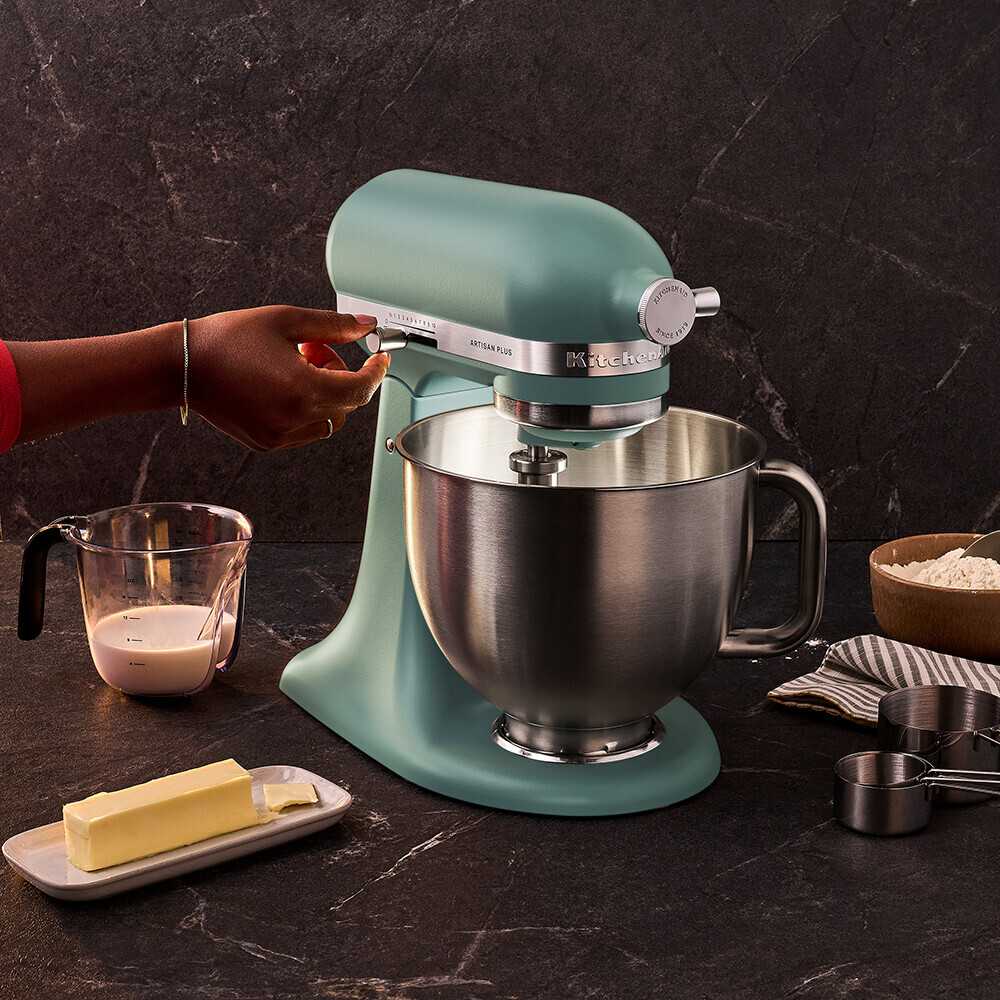 KitchenAid 4,7 L 5KSM50 Artisan Plus Küchenmaschine Pastalover mit 3-in-1 Nudelvorsatz