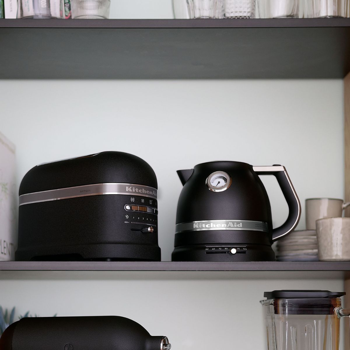 KitchenAid Artisan Frühstücksset inkl. Wasserkocher 5KEK1522, 2 Scheiben Toaster 5KMT2204 und Brötchenaufsatz