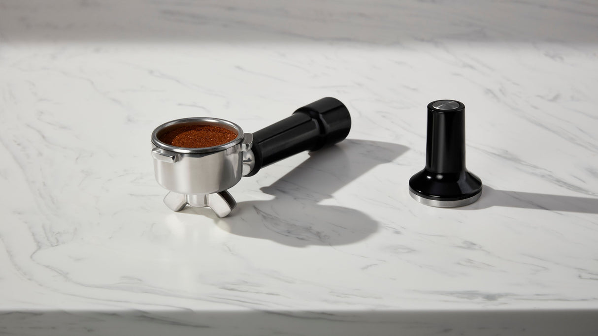 KitchenAid halbautomatische Espressomaschine mit Gratmahlwerk 5KES6551 inkl. GRATIS Illy Exploration Kit
