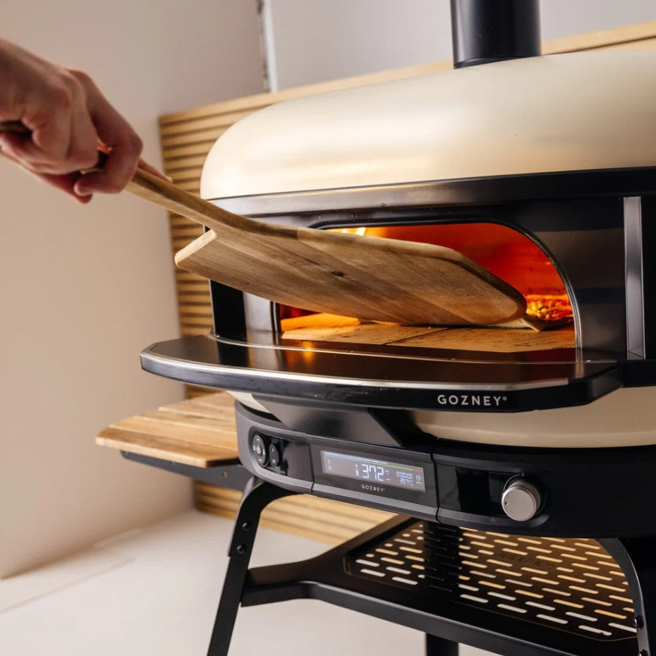 Gozney Akazienholz Pizzawender und Servierbrett